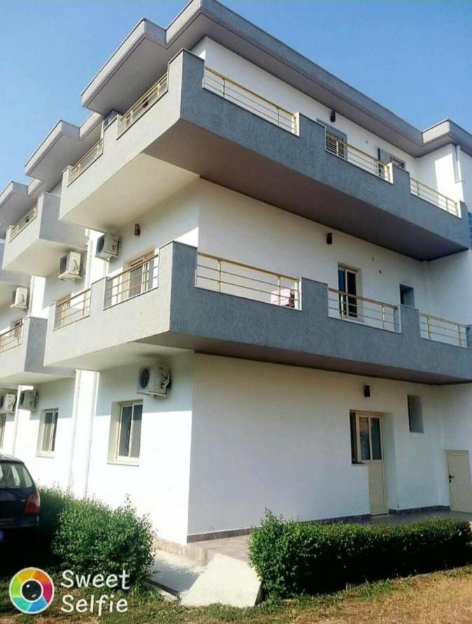 דירות אוריקום Apartmet Dritan Belulaj מראה חיצוני תמונה