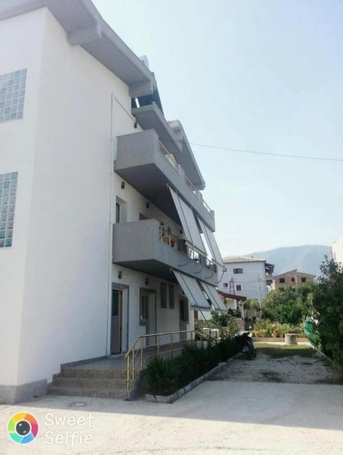 דירות אוריקום Apartmet Dritan Belulaj מראה חיצוני תמונה